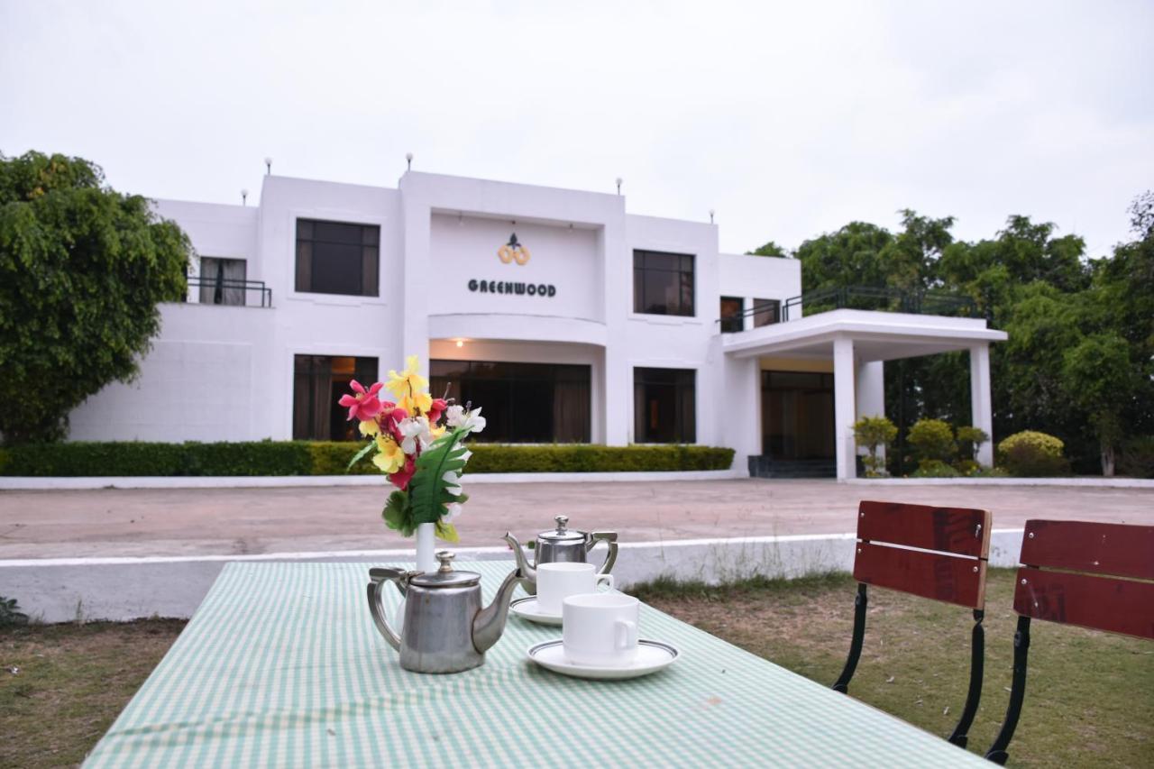 Greenwood Hotel Khajurāho Exterior foto